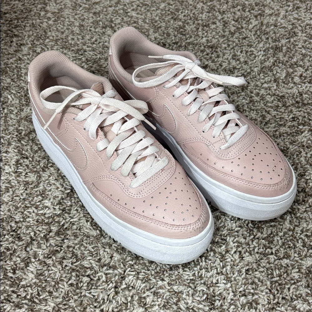 Nike Women's Pink Sneakers